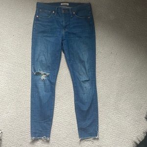 Madewell Mid ride skinny Jean w busted knee